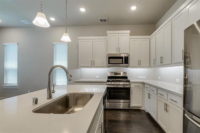 Building Photo - 1237 Pebblebrook Dr