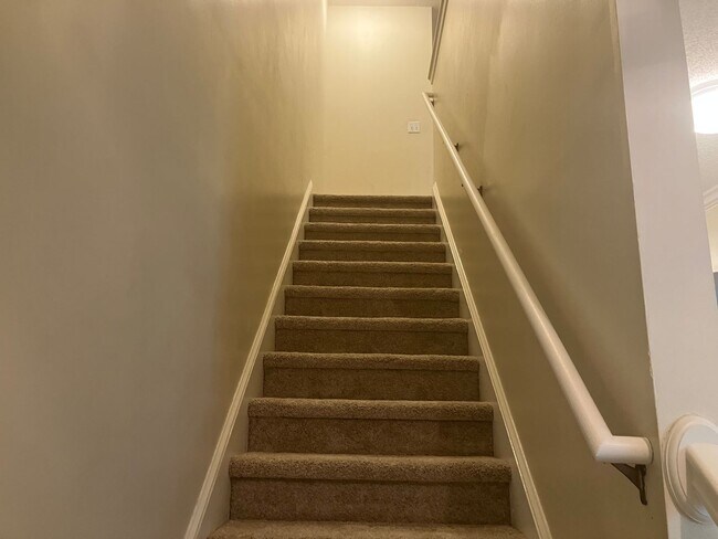 Building Photo - 3BR / 2.5BA @ Westbury Park