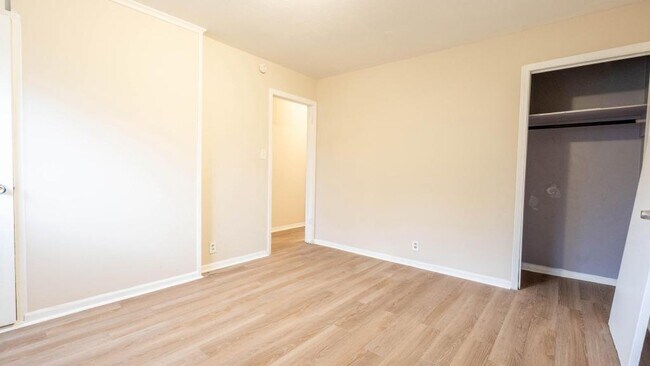 Building Photo - 801 Biddle St