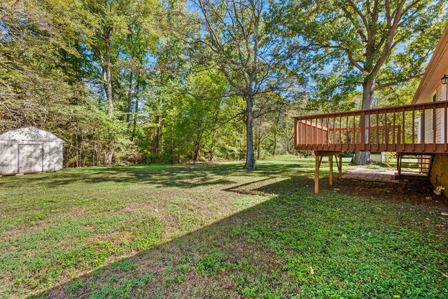 Building Photo - Cozy Charm Meets Modern Touches in Oak Grove