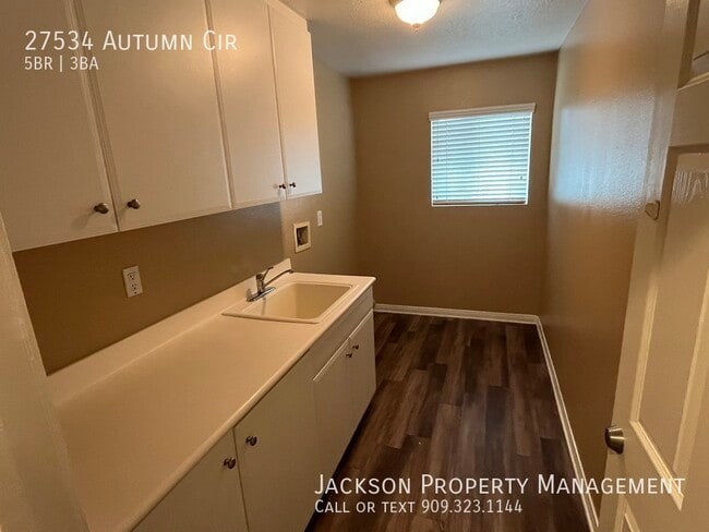 Building Photo - 27534 Autumn Cir