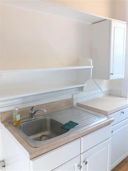 Building Photo - 82 Kirkland St