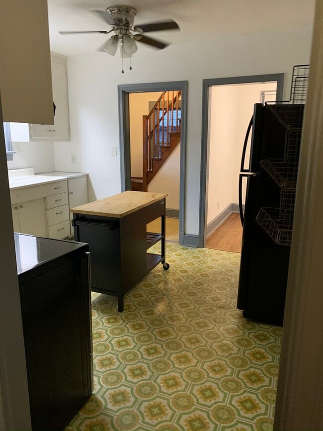 Building Photo - 3BR Normaltown Charmer