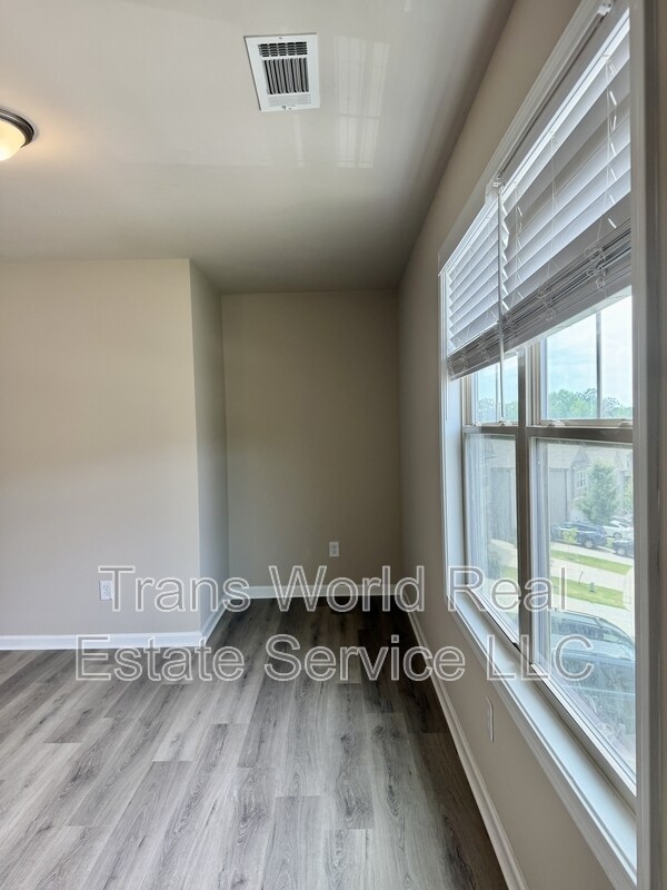 Building Photo - 114 Auburn Depot Dr