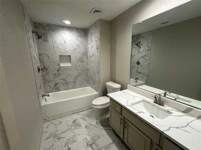 Building Photo - 1581 Glenmore Dr