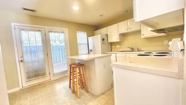 Building Photo - 24 Sidney Marie Ct