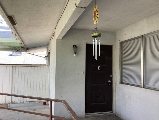 Building Photo - 1414 W Vassar Ave