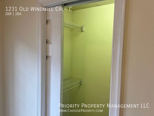 Building Photo - 1231 Old Windmill Cir