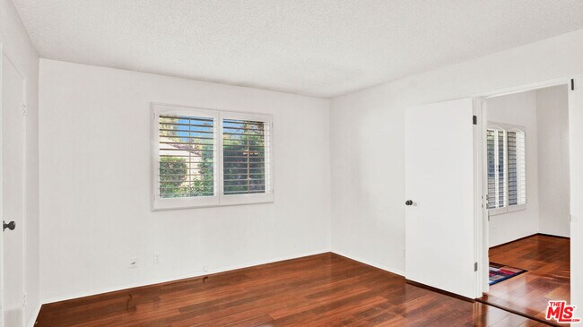 Building Photo - 263 E Sierra Madre Blvd