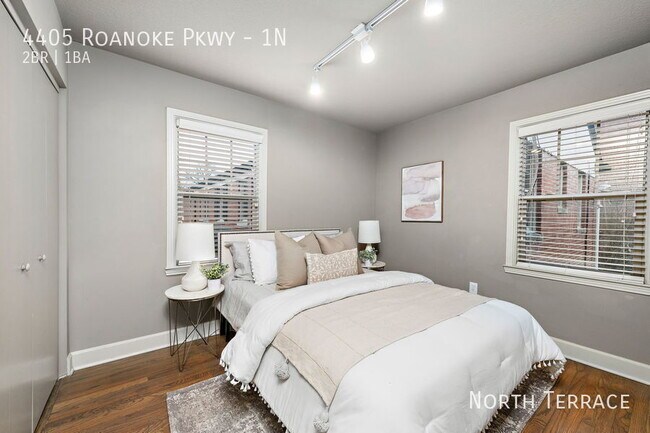 Building Photo - 4405 Roanoke Pkwy