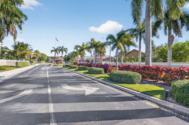 Building Photo - 190 Temple Ave