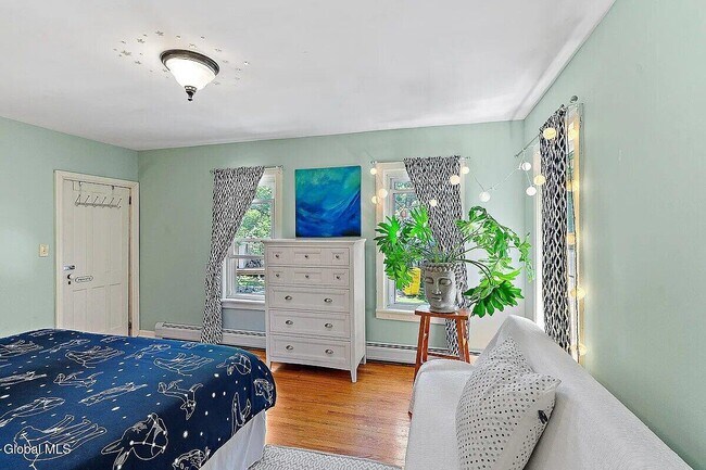 Building Photo - 64 Second St