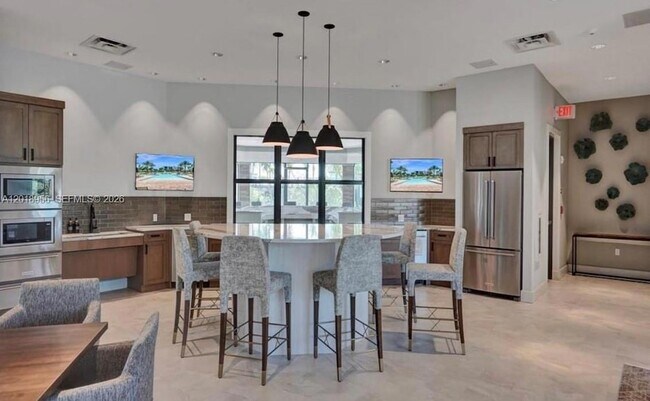 Building Photo - 4549 Pinehurst Trl W