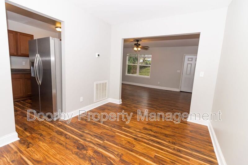 Building Photo - 1712 Tunnel Blvd