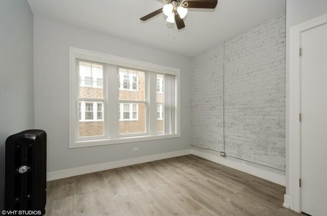 Building Photo - 2 bedroom in Chicago IL 60626