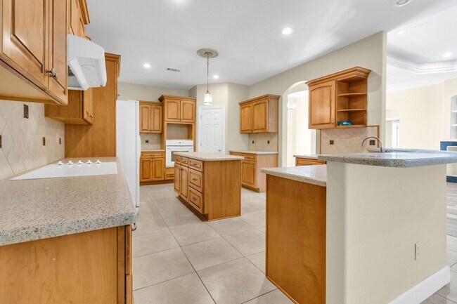 Building Photo - Available October 10th!- Bluewater Bay Bea...