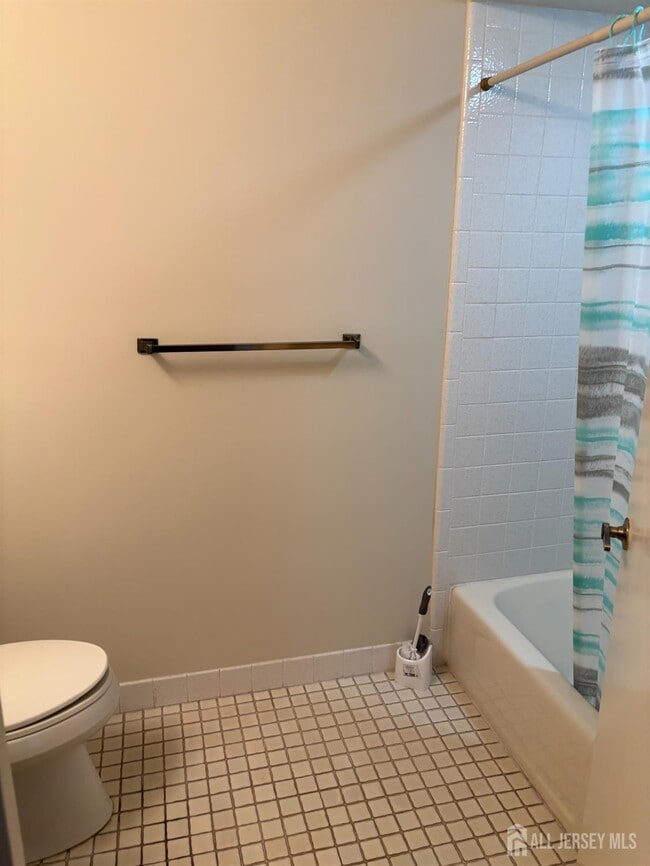 Building Photo - 92 Heather Ct