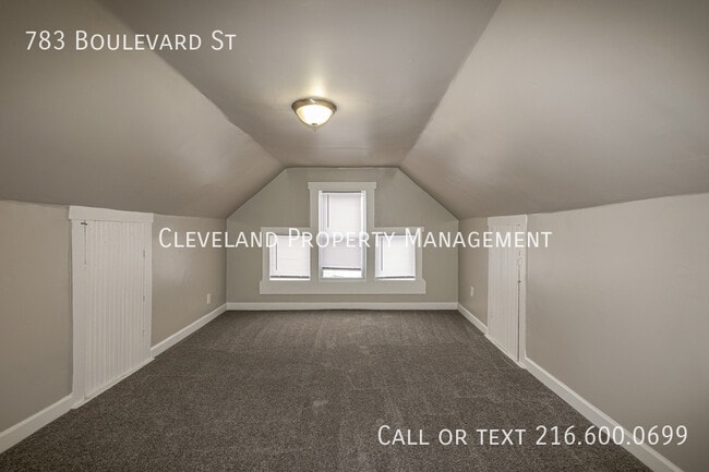 Building Photo - 783 Boulevard St