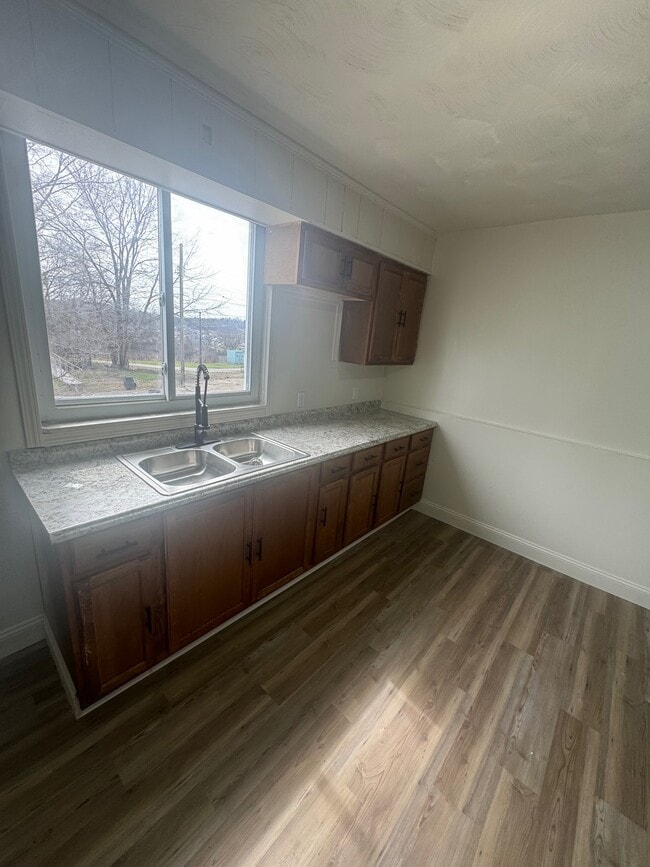 Building Photo - 2310 Jenny Lind St