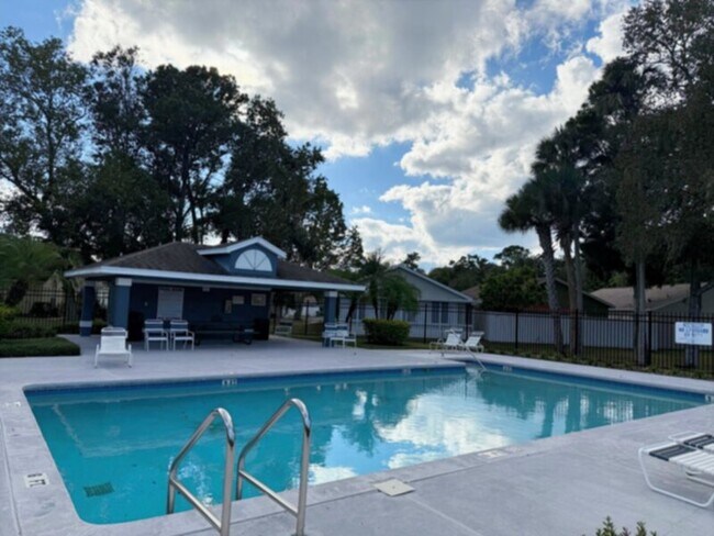 Building Photo - Winter Springs 3 Bedroom, 2 Bath w/ Commun...