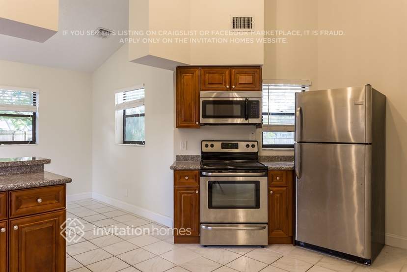 Building Photo - 244 Natchez Ct