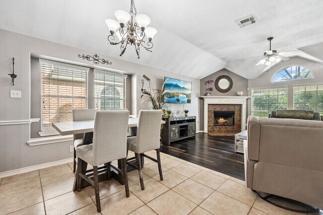 Building Photo - 16334 Pinon Vista Dr