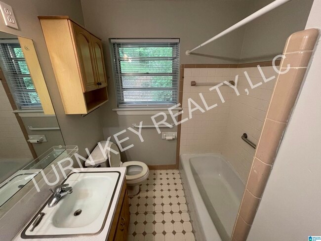 Building Photo - 444 Harden Rd