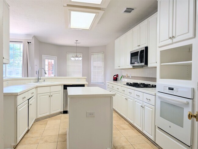 Building Photo - 8803 Wheatland Dr