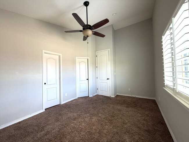 Building Photo - 3729 Loma Brisa Dr