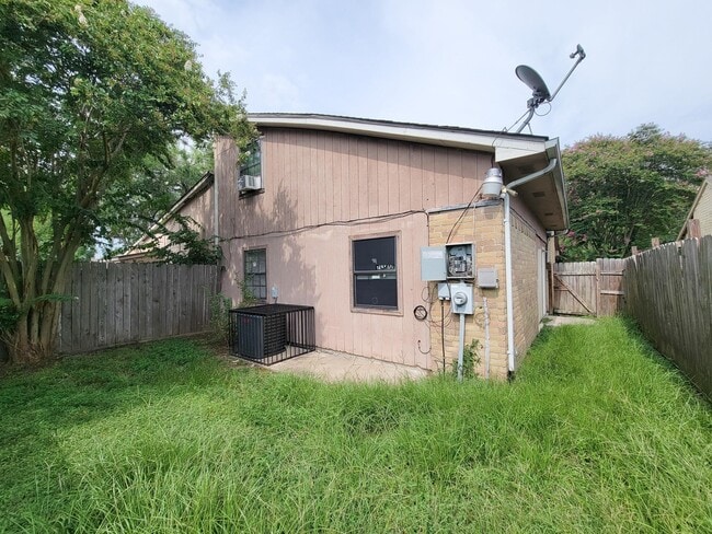 Building Photo - 17423 Ranch Country Rd