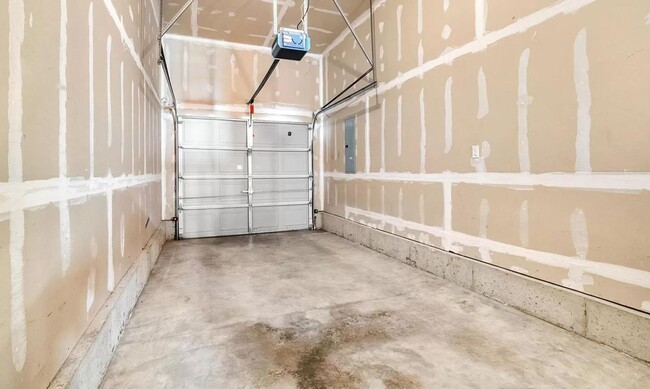 Building Photo - Lovely 2 Bedroom / 2 Bath for Rent