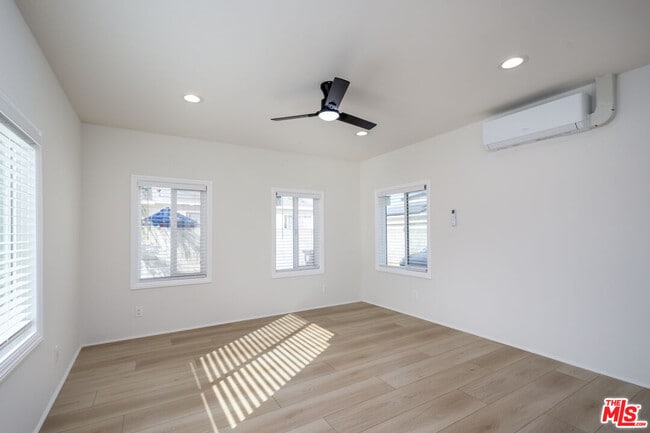 Building Photo - 14730 Firmona Ave