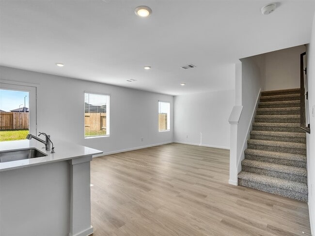 Building Photo - 18711 Sunset Horizon Dr