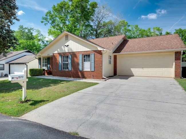 Building Photo - 1572 Cinnamon Bear Cir