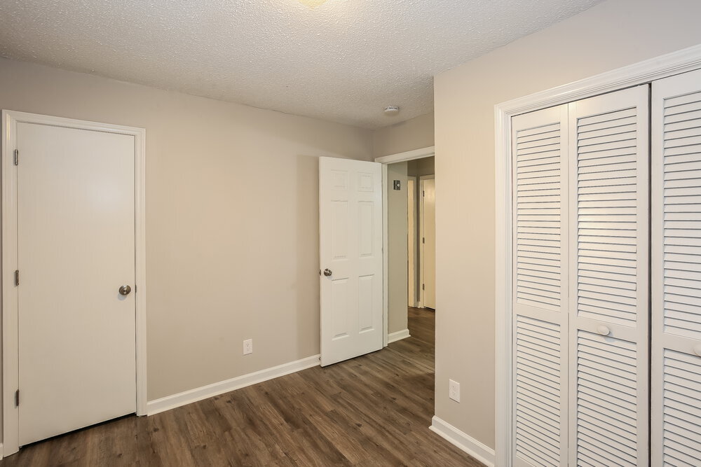Building Photo - 431 Hillcrest Dr