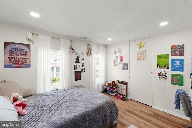 Building Photo - 31 W Southwerk St