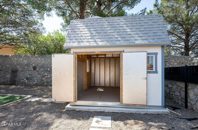 Building Photo - 6564 Brisa Del Mar Dr