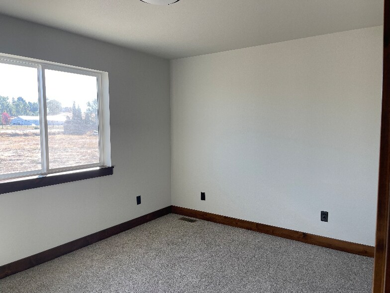 Building Photo - 127 One Wy Lp