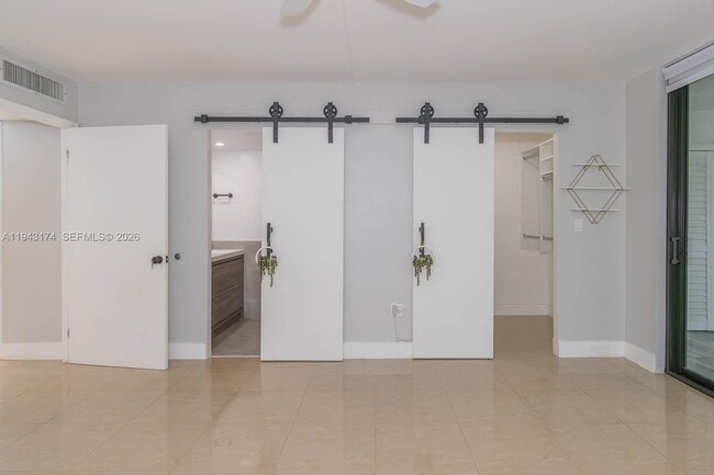 Building Photo - 20291 NE 30th Ave