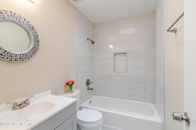 Building Photo - 10036 Delano Dr N