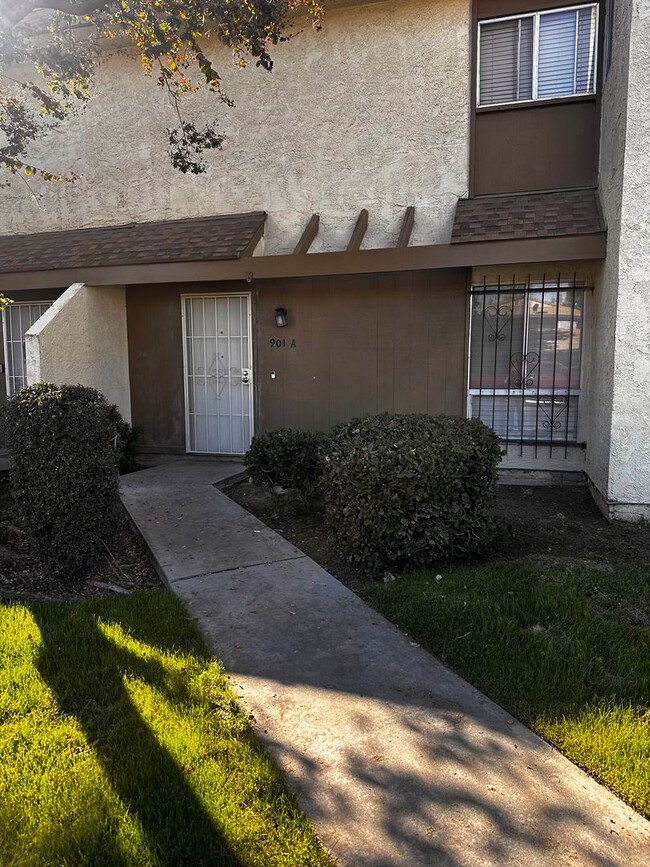 Primary Photo - 3 bed 2 Bath Apartment for Rent