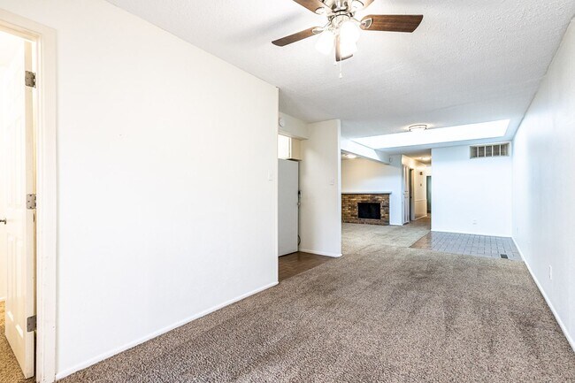 Building Photo - 1/2 Off 1st months rent