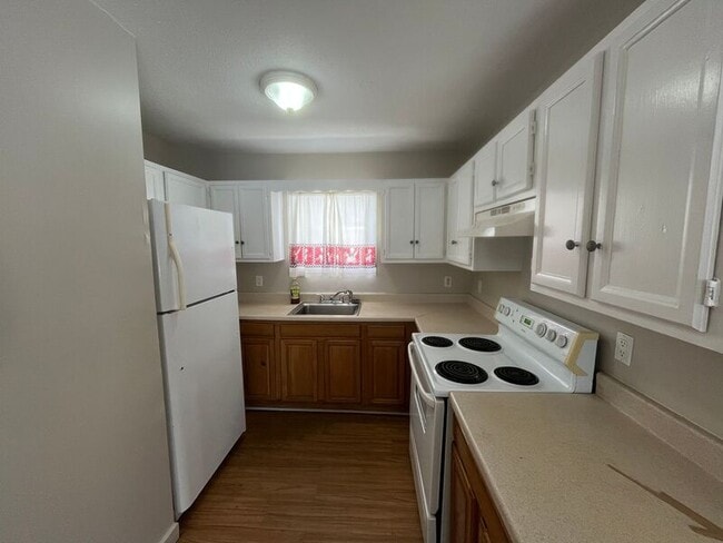 Building Photo - 107 Peck St