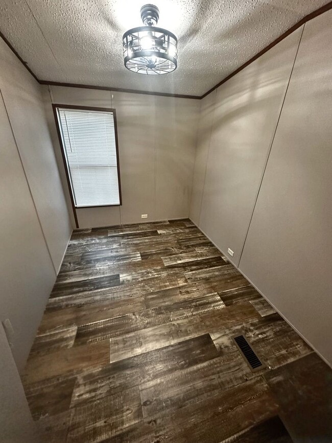 Building Photo - Secure Gated Delight Community