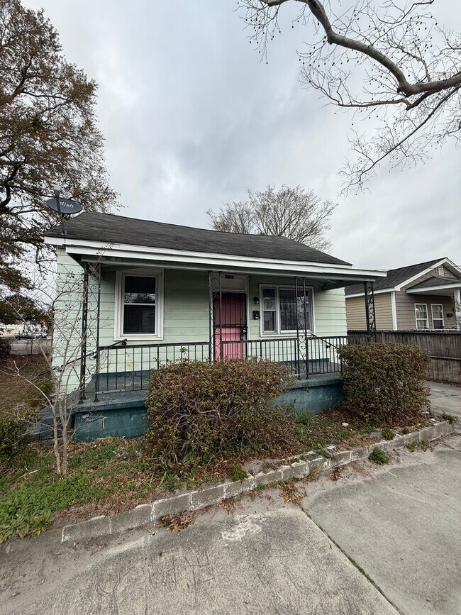 Building Photo - Downtown Wilmington - 3 Bedroom House