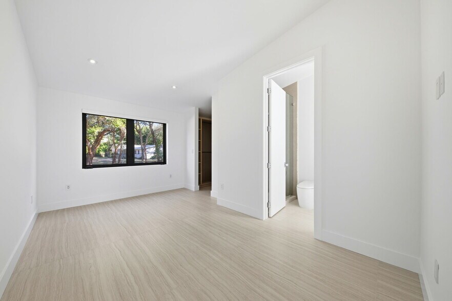 Building Photo - 8800 SW 118th St