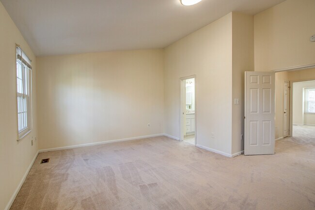 Building Photo - 7403 Crestberry Ln