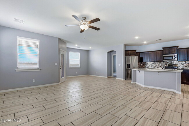 Building Photo - 4704 Marisabel Azcarate St