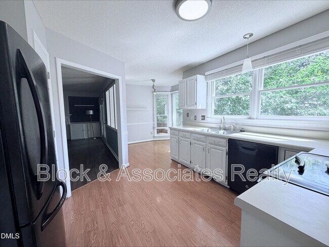 Building Photo - 106 Pointe Crest Ct