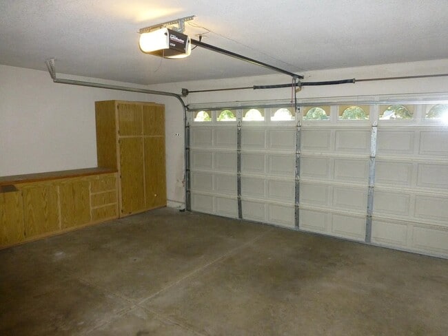 Building Photo - 107 Petrilli Cir